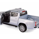 Mercedes X-Class Silver Norev 1:18 - image 2 of 2