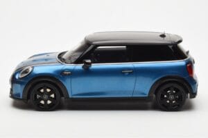 Mini Cooper S F56 Island Blue Otto 1:18 OT982 Resin — photo 3 of 6