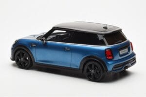Mini Cooper S F56 Island Blue Otto 1:18 OT982 Resin — photo 5 of 6