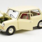 Morris Mini Minor White Kyosho 1:18 08964W - image 2 of 8