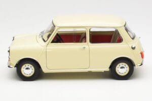 Morris Mini Minor White Kyosho 1:18 08964W Diecast — photo 4 of 8