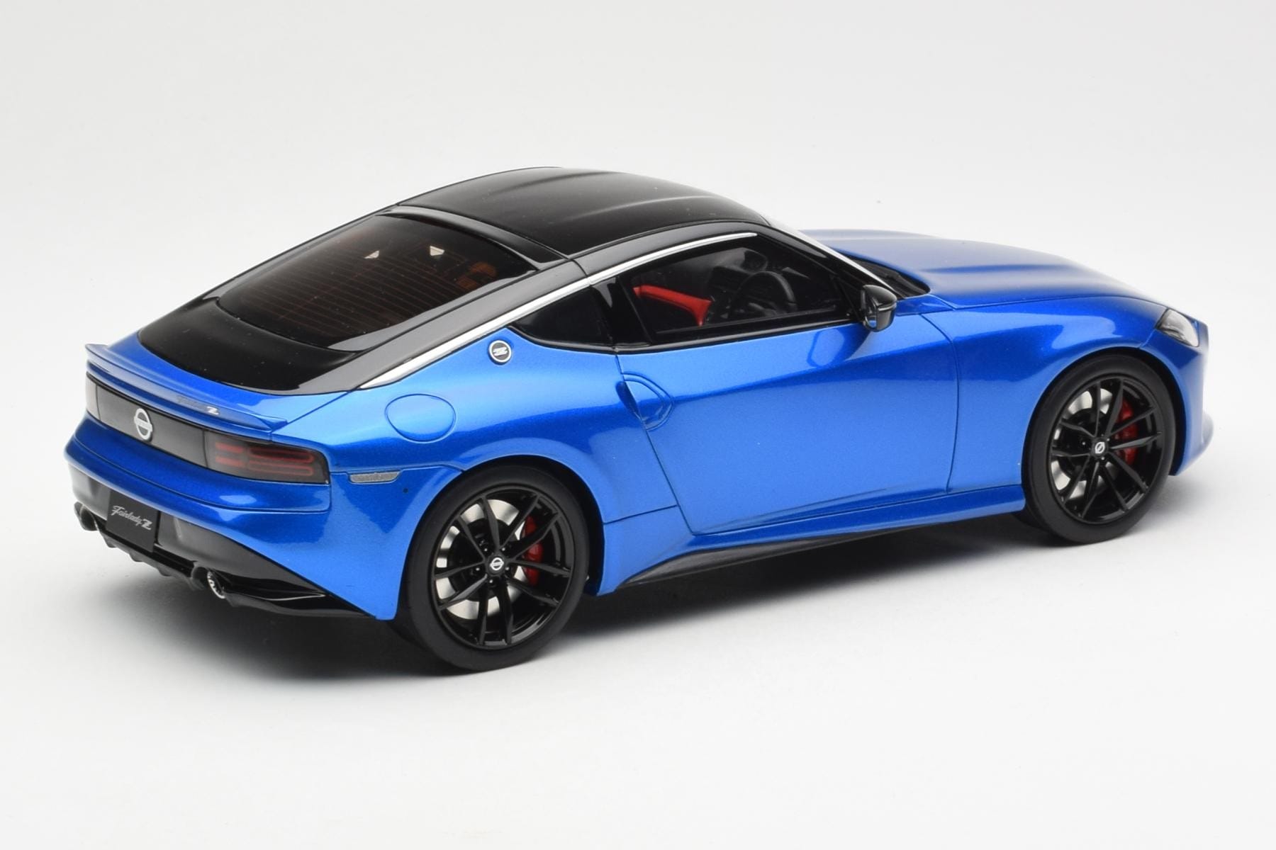 Nissan Fairlady Z Z35 Bayside Blue GT Spirit 1:18 GT387 Resin — photo 2 of 6