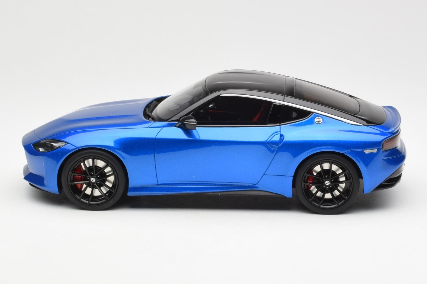 Nissan Fairlady Z Z35 Bayside Blue GT Spirit 1:18 GT387 Resin — photo 3 of 6