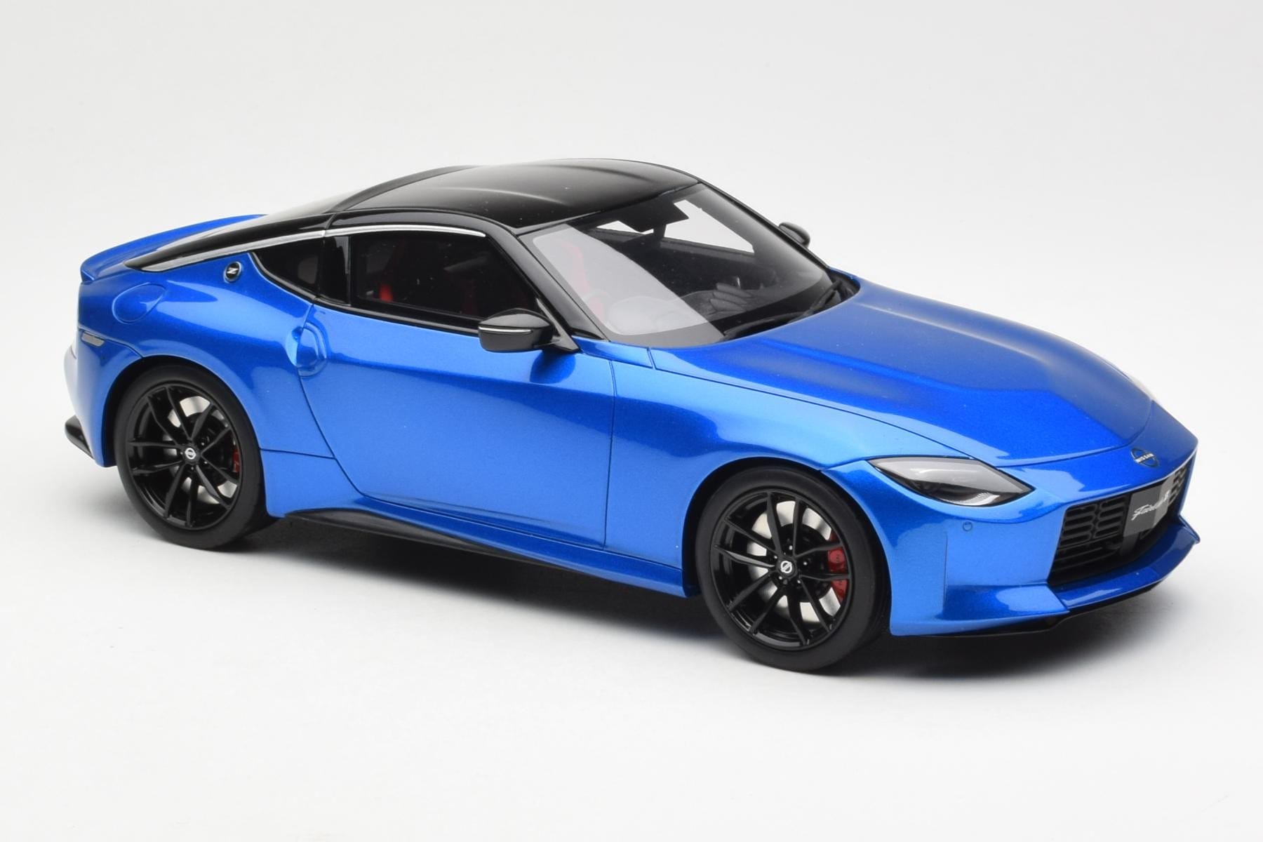 Nissan Fairlady Z Z35 Bayside Blue GT Spirit 1:18 GT387 Resin — photo 4 of 6