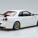 Nissan Skyline GT-R R34 Nismo Z-Tune White MotorHelix 1:18 - image 3 of 11
