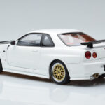 Nissan Skyline GT-R R34 Nismo Z-Tune White MotorHelix 1:18 - image 7 of 11