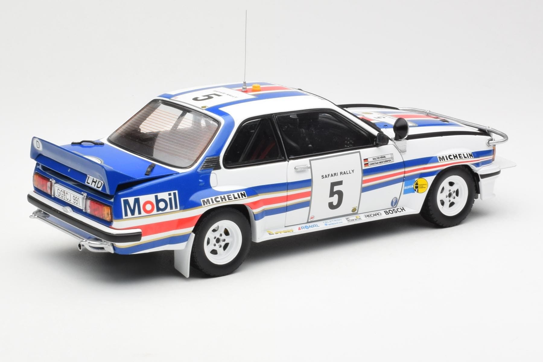 Opel Ascona 400 #5 W. Rohrl / C. Geistdorfer Safari Rally World Champion 1982 Sun Star 1:18 5378 Diecast — photo 3 of 8