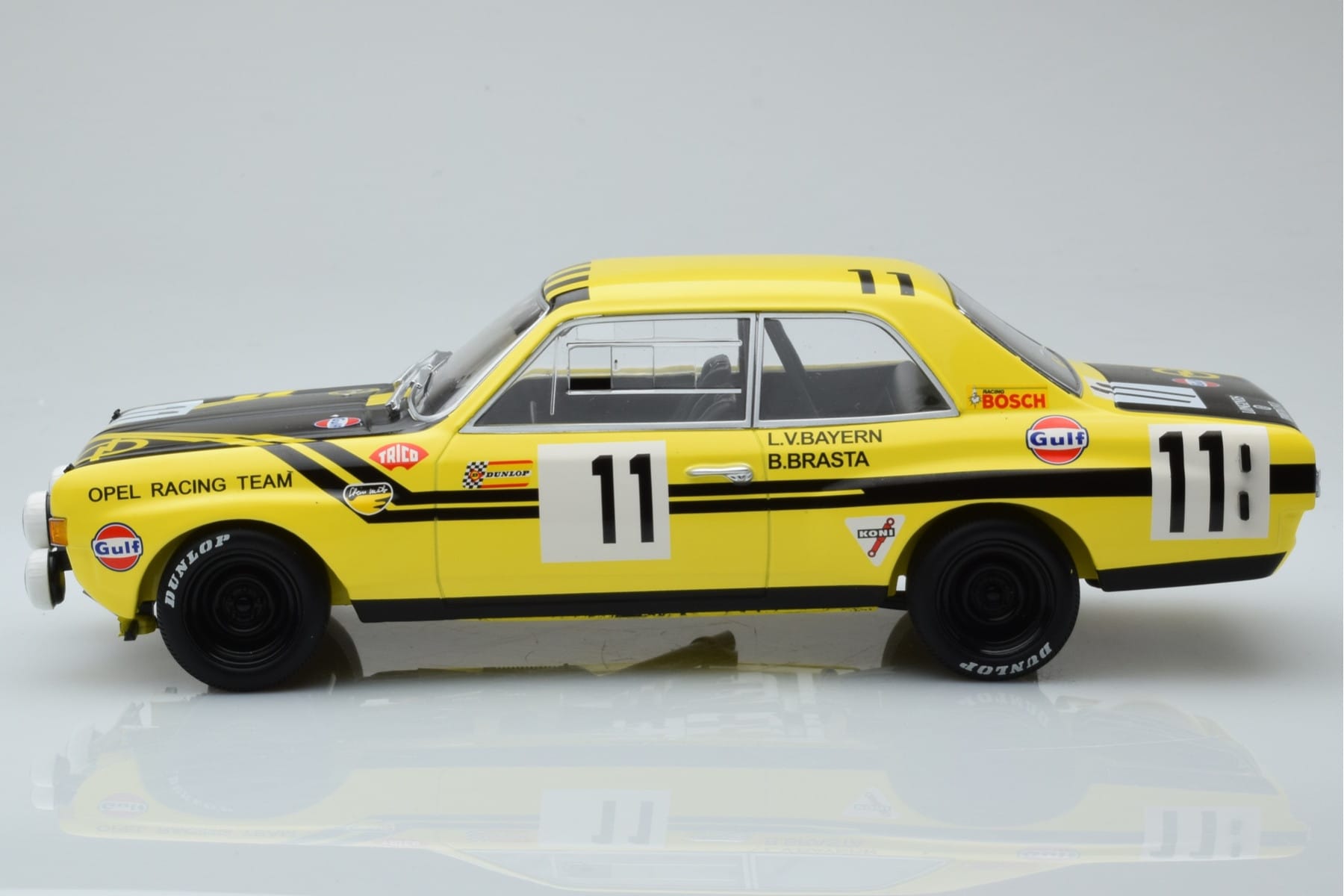 Opel Commodore A Steinmetz #11 E. von Bayern / Johansson 24 Hours of Spa 1970 Minichamps 1:18 155704611 Diecast — photo 3 of 6