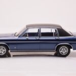 Opel Diplomat B Dark Blue Metallic MCG 1:18 - image 3 of 6