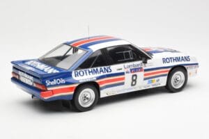 Opel Manta 400 Rothmans #8 J. McRae / I. Grindrod Lombard RAC Rally 1983 IXO 1:18 18RMC038A Diecast — photo 2 of 6