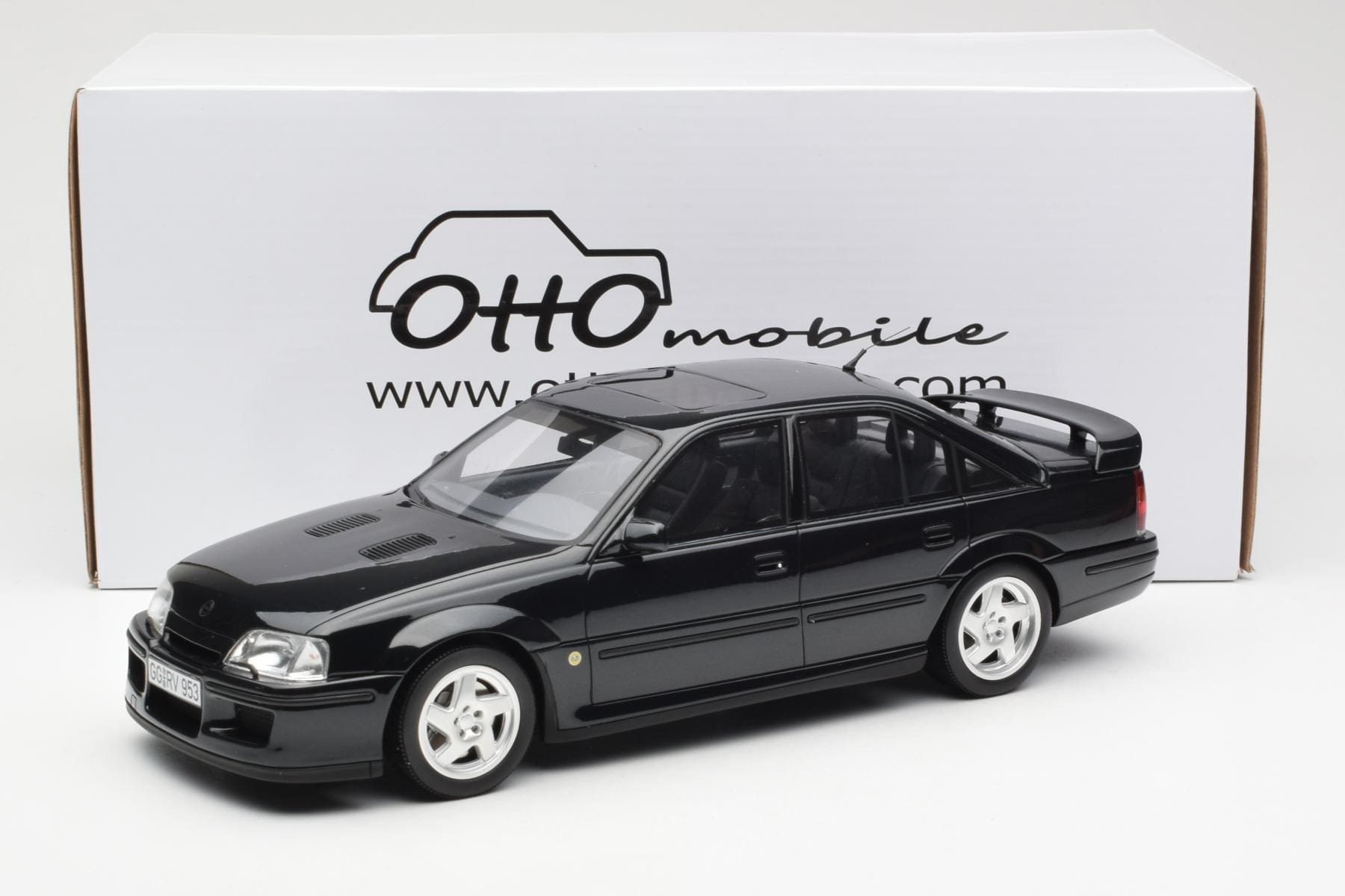 Opel Omega A Lotus Imperial Dark Green Metallic Otto 1:18 OT153 Resin — photo 6 of 6