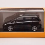 Opel Zafira B OPC Black Minichamps 1:43 - image 4 of 4