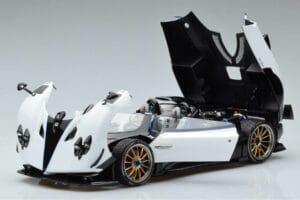Pagani Zonda HP Barchetta Carbon Fiber White LCD 1:18 LCD18009-WH Diecast — photo 2 of 9