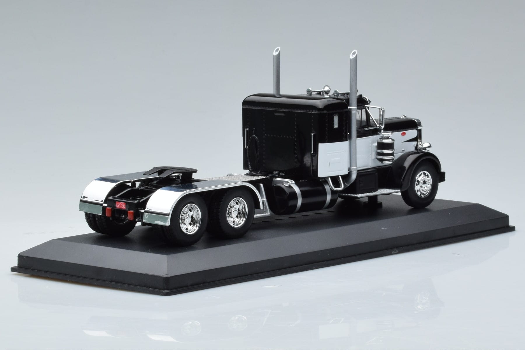Peterbilt 350 Black IXO 1:43 TR114 Diecast — photo 2 of 6