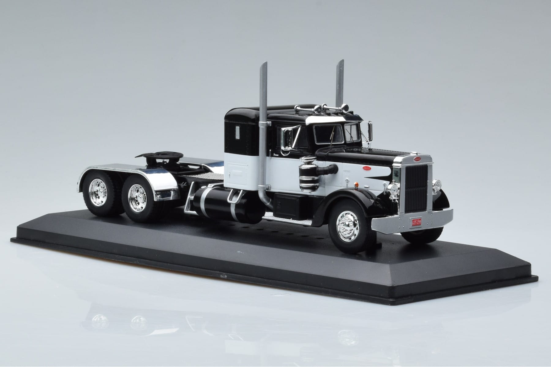 Peterbilt 350 Black IXO 1:43 TR114 Diecast — photo 4 of 6