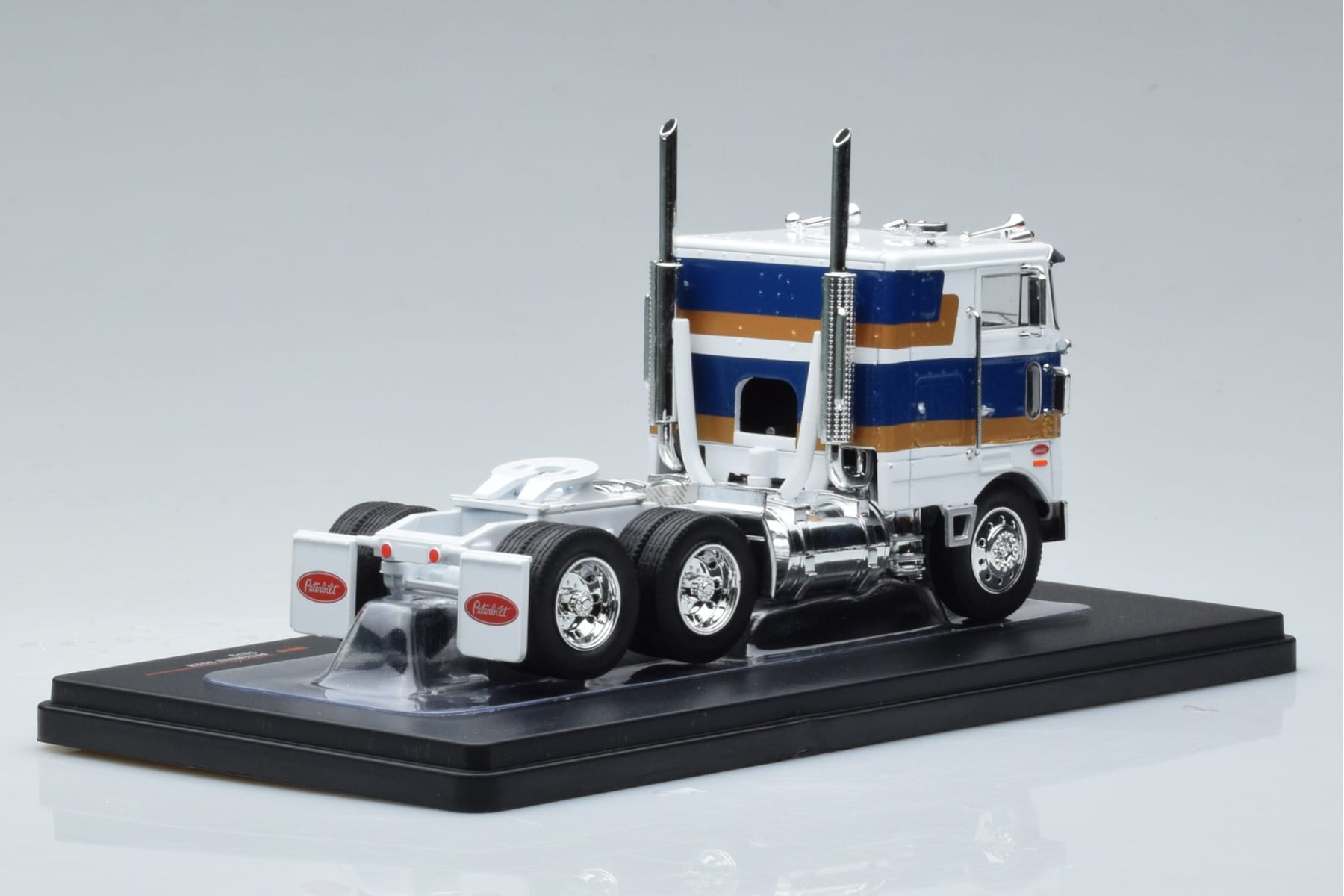 Peterbilt 352 H White IXO 1:43 TR078 Diecast — photo 2 of 6