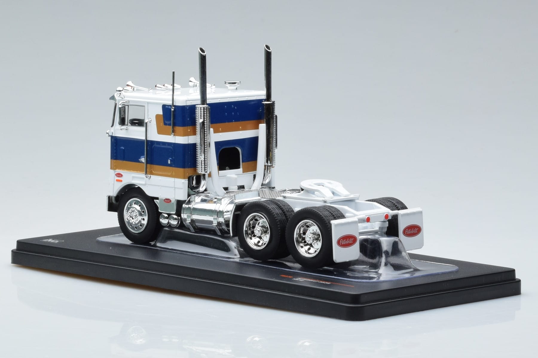 Peterbilt 352 H White IXO 1:43 TR078 Diecast — photo 5 of 6