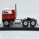 Peterbilt 352 Pacemaker Red White IXO 1:43 - image 2 of 4