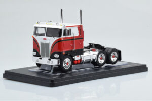 Peterbilt 352 Pacemaker Red White IXO 1:43