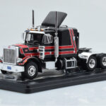 Peterbilt 359 Black Red IXO 1:43