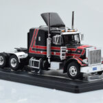 Peterbilt 359 Black Red IXO 1:43 - image 3 of 4