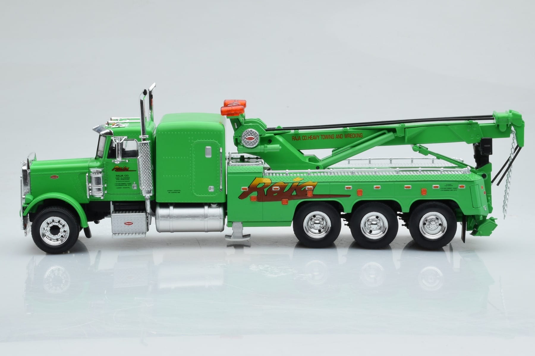 Peterbilt 359 Wrecker Road Service Green IXO 1:43 TTR031 Diecast — photo 3 of 5