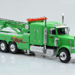 Peterbilt 359 Wrecker Road Service Green IXO 1:43 - image 4 of 5