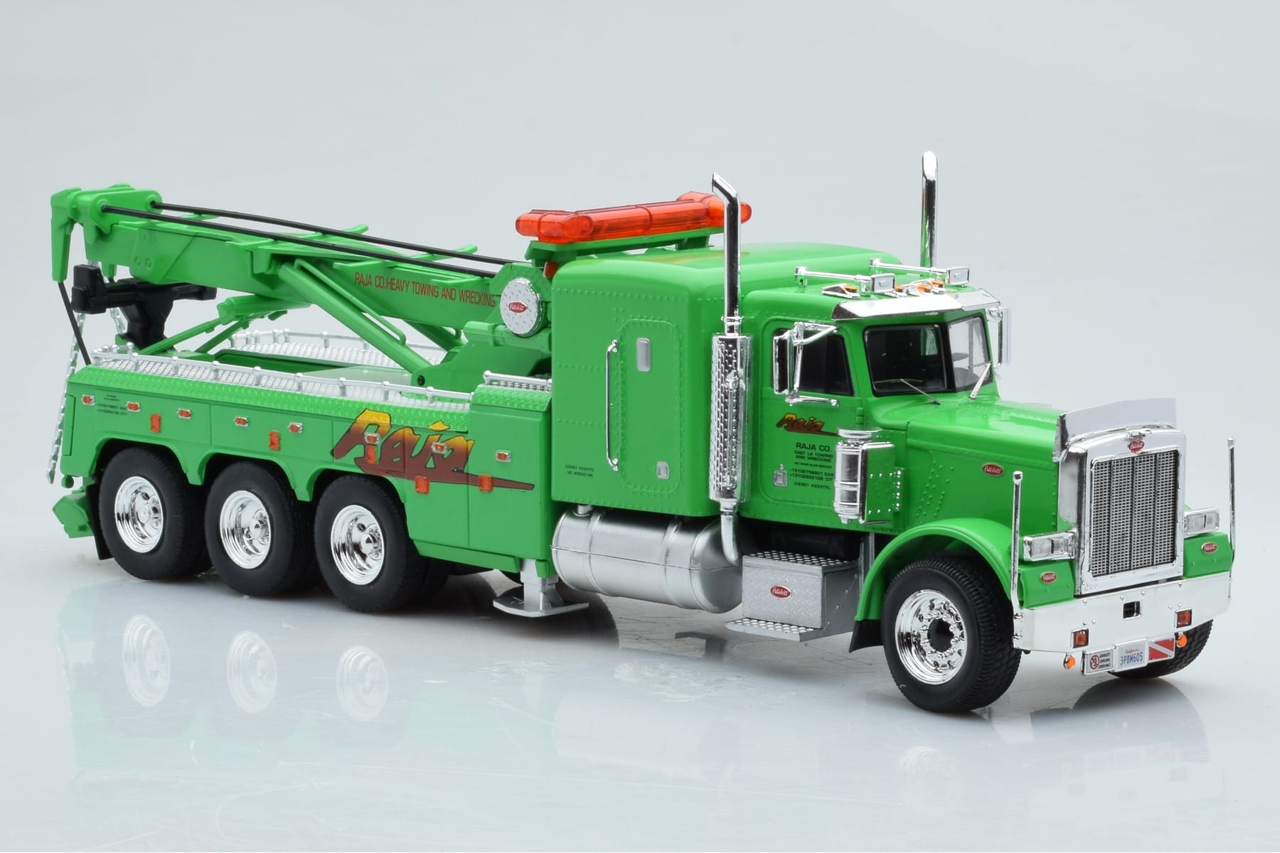 Peterbilt 359 Wrecker Road Service Green IXO 1:43 TTR031 Diecast — photo 4 of 5