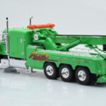 Peterbilt 359 Wrecker Road Service Green IXO 1:43 - image 5 of 5