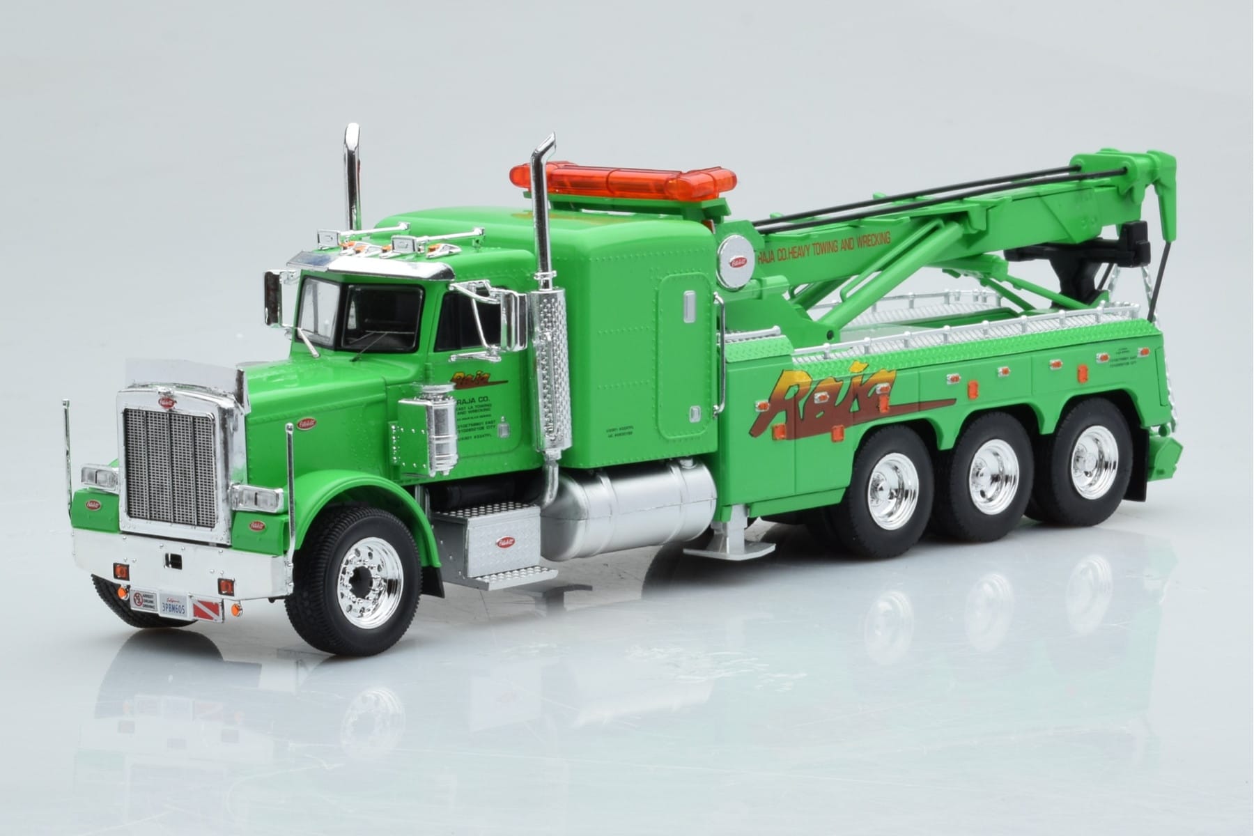 Peterbilt 359 Wrecker Road Service Green IXO 1:43 TTR031 Diecast
