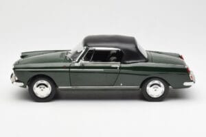 Peugeot 404 Cabriolet Antique Green Limited Edition Norev 1:18 184829 Diecast — photo 4 of 8