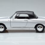 Peugeot 404 Cabriolet Silver Norev 1:18 - image 4 of 8