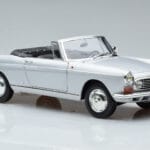 Peugeot 404 Cabriolet Silver Norev 1:18 - image 6 of 8