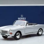Peugeot 404 Cabriolet Silver Norev 1:18 - image 8 of 8