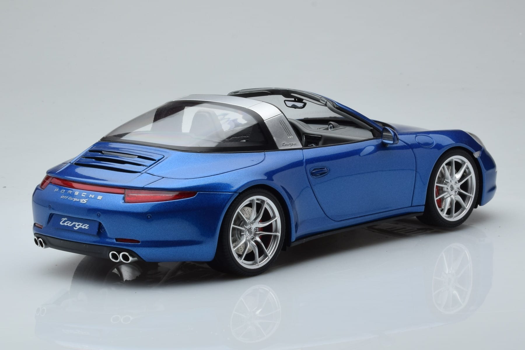 Porsche 911 991 4S Targa Blue GT Spirit 1:18 GT037 Resin — photo 2 of 5