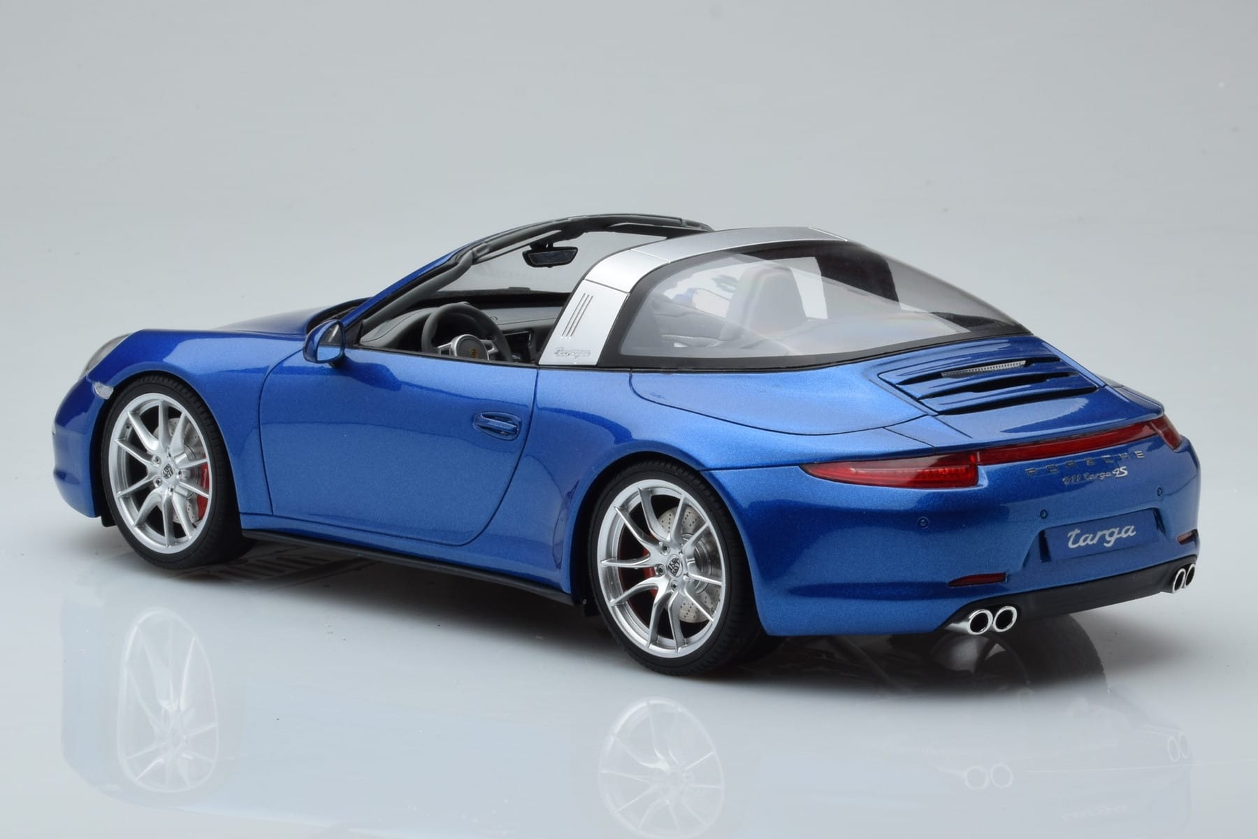 Porsche 911 991 4S Targa Blue GT Spirit 1:18 GT037 Resin — photo 4 of 5