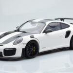 Porsche 911 GT2 RS 991.2 Weissach Package White Black Magnesium Wheels Minichamps 1:18