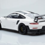 Porsche 911 GT2 RS 991.2 Weissach Package White Black Magnesium Wheels Minichamps 1:18 - image 5 of 6