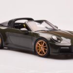 Porsche 911 992 Targa 4S Olive Green GT Spirit 1:18 - image 4 of 6