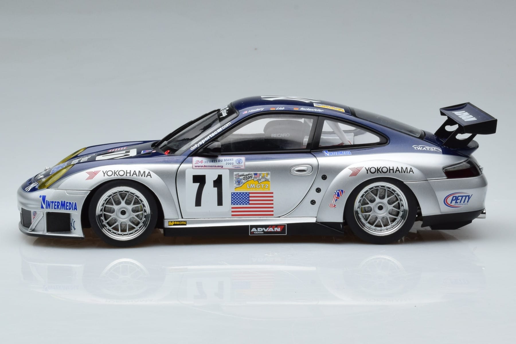 Porsche 911 996 GT3 RSR #71 A. Job 2005 AUTOart 1:18 80583 Diecast — photo 4 of 7