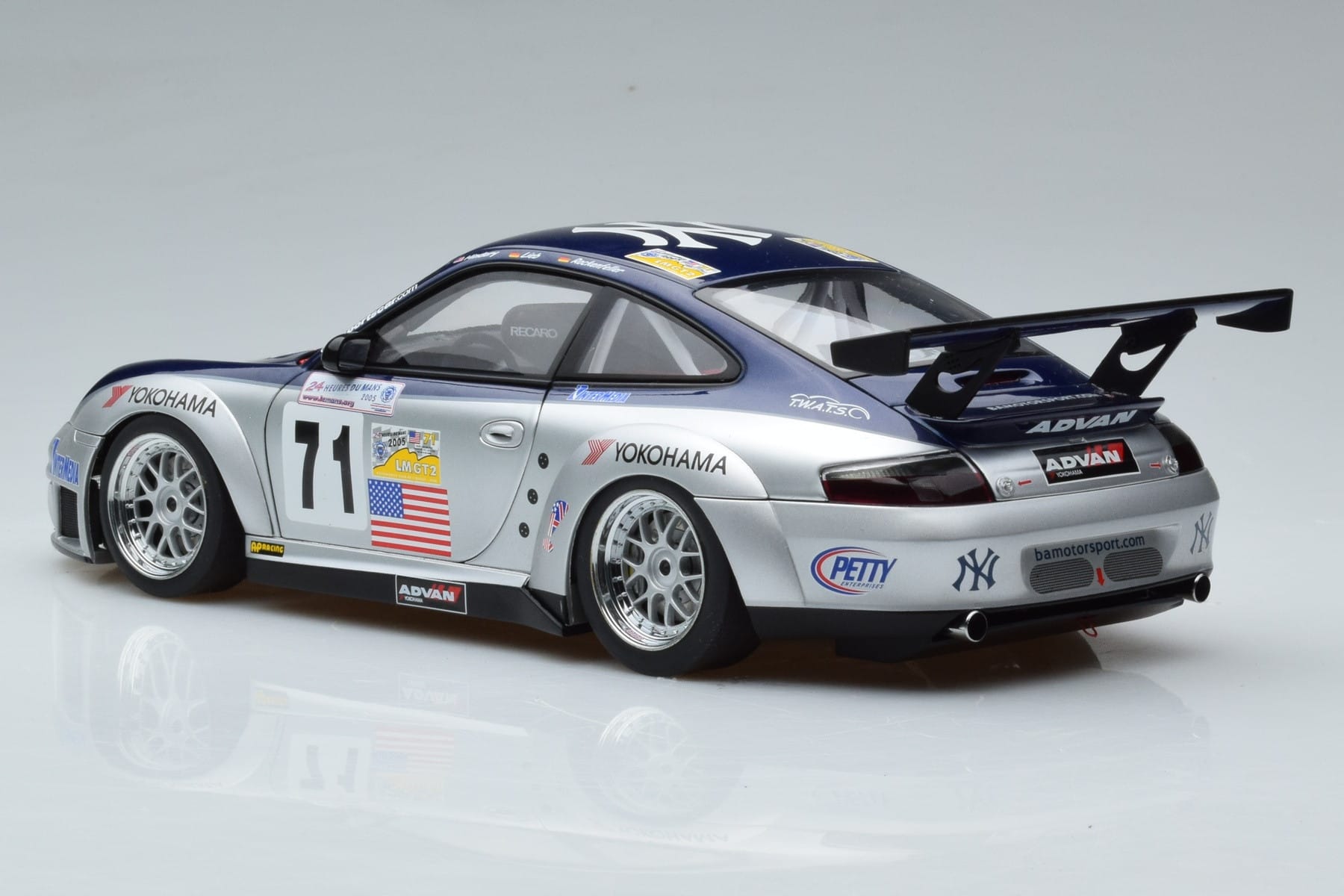 Porsche 911 996 GT3 RSR #71 A. Job 2005 AUTOart 1:18 80583 Diecast — photo 6 of 7