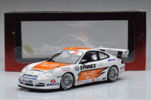 Porsche 911 996 GT3 R #1 C. Kwan Carrera Cup Asia 2004 AUTOart 1:18 80487 Diecast — photo 7 of 7