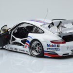 Porsche 911 997 GT3 RSR #1 Presentation Car 2007 AUTOart 1:18 - image 5 of 8