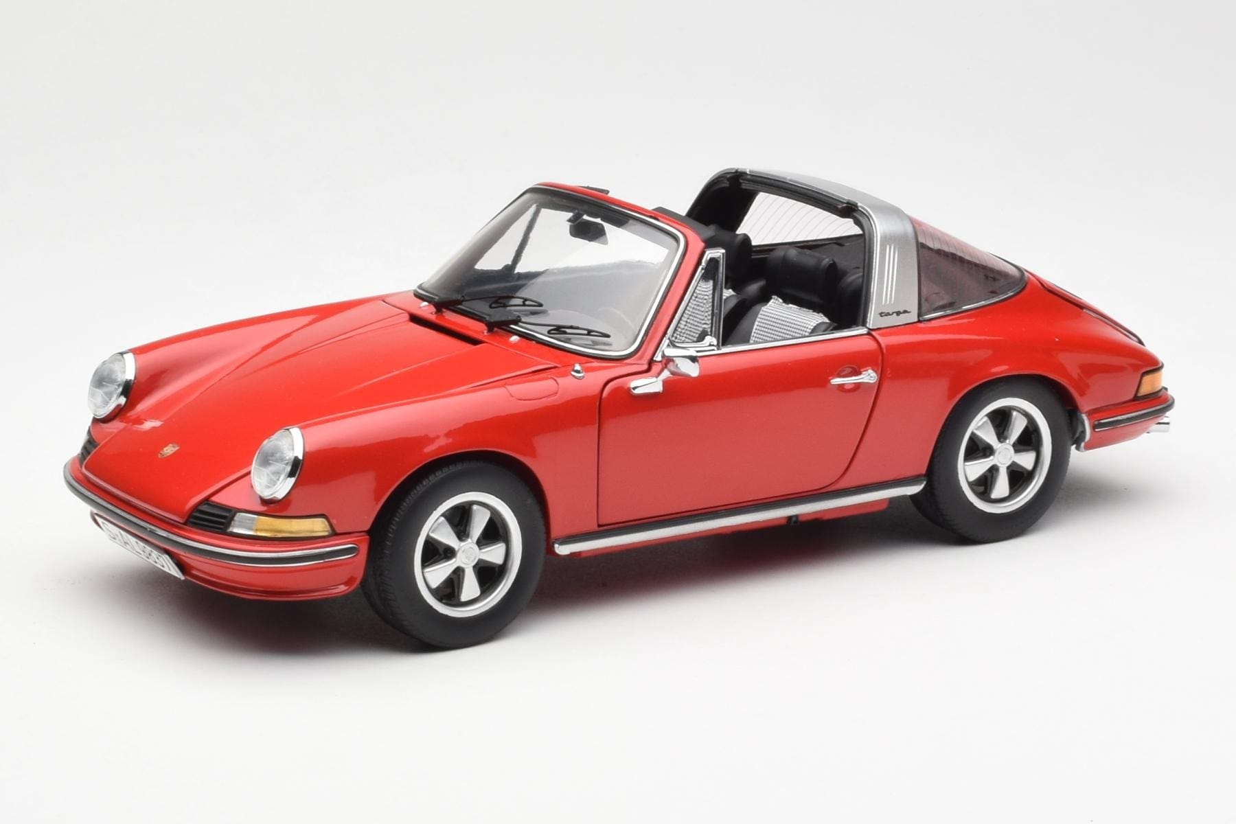Porsche 911 Targa S Red Schuco 1:18 450036200 Diecast — photo 3 of 9