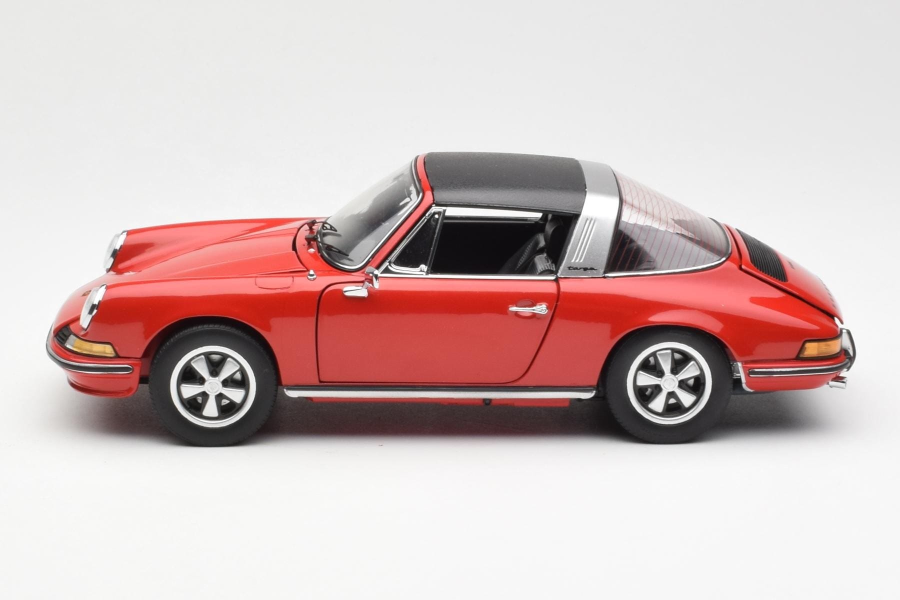 Porsche 911 Targa S Red Schuco 1:18 450036200 Diecast — photo 5 of 9