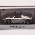 Porsche 918 Spyder Grey Metallic Minichamps 1:43 - image 4 of 4