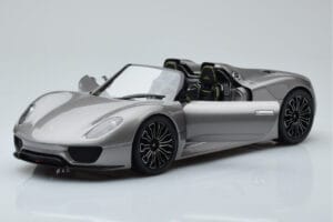 Porsche 918 Spyder Prototype Grey Metallic Minichamps 1:18 110060030 Diecast — photo 2 of 7