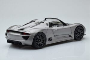 Porsche 918 Spyder Prototype Grey Metallic Minichamps 1:18 110060030 Diecast — photo 3 of 7
