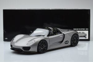 Porsche 918 Spyder Prototype Grey Metallic Minichamps 1:18 110060030 Diecast — photo 7 of 7