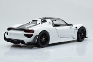 Porsche 918 Spyder Weissach Package White With Black Wheels Minichamps 1:18 113062443 Diecast — photo 3 of 9